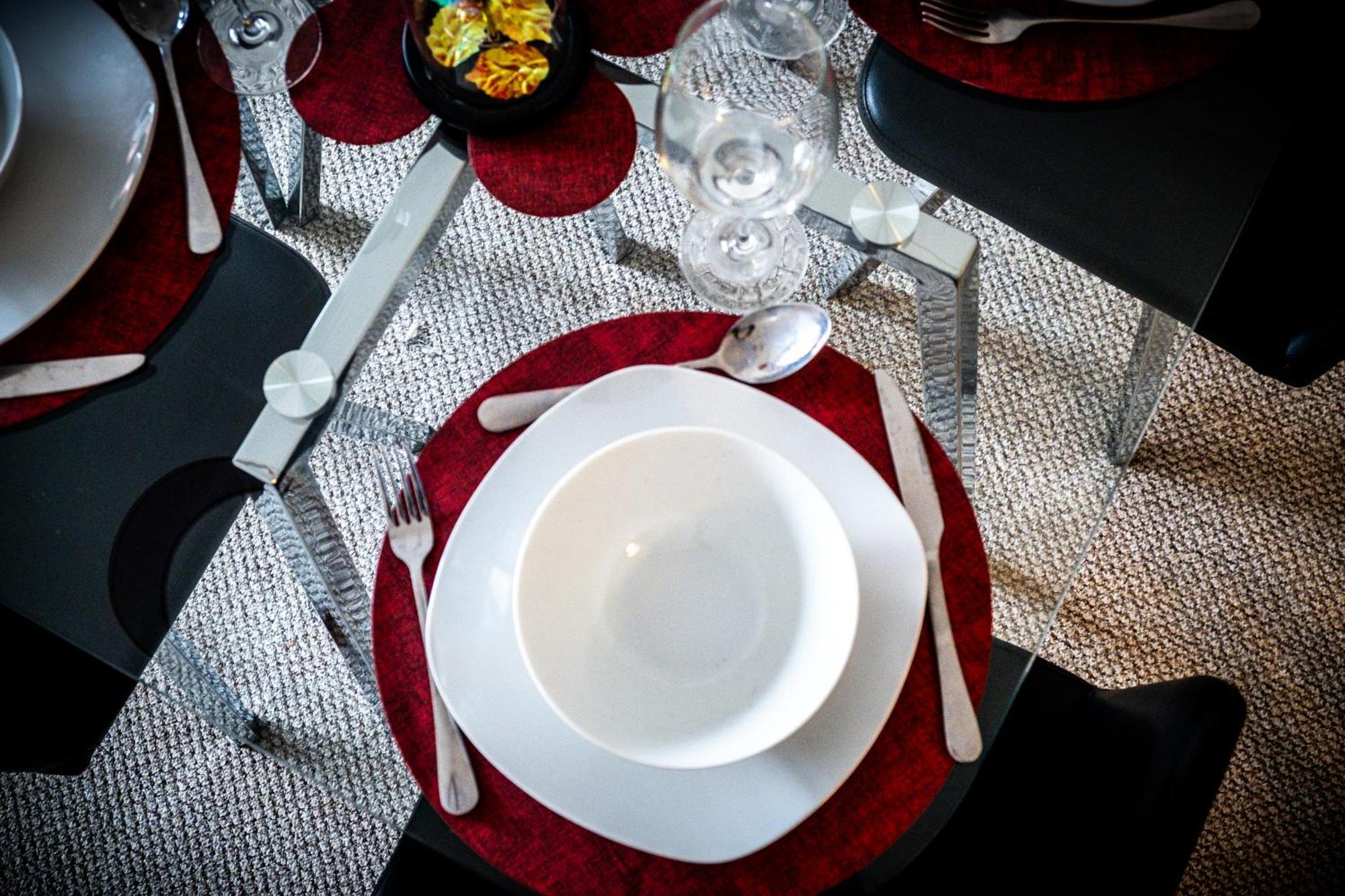 ברמינגהאם Central Suite Near Mailbox, King Bed, Ping Pong, Netflix, Sleeps 4 מראה חיצוני תמונה