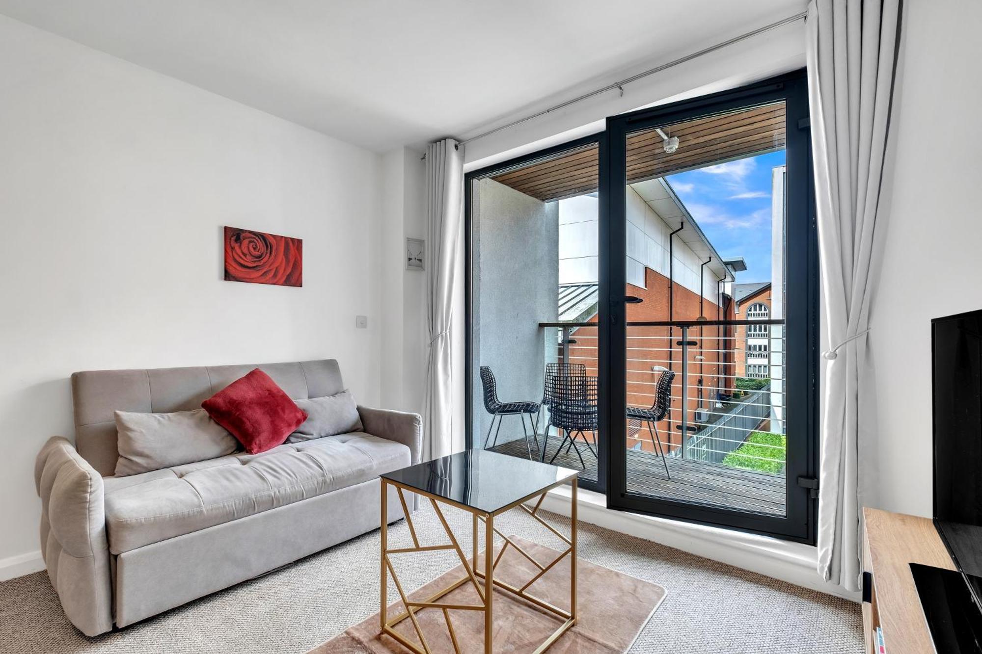 ברמינגהאם Central Suite Near Mailbox, King Bed, Ping Pong, Netflix, Sleeps 4 מראה חיצוני תמונה