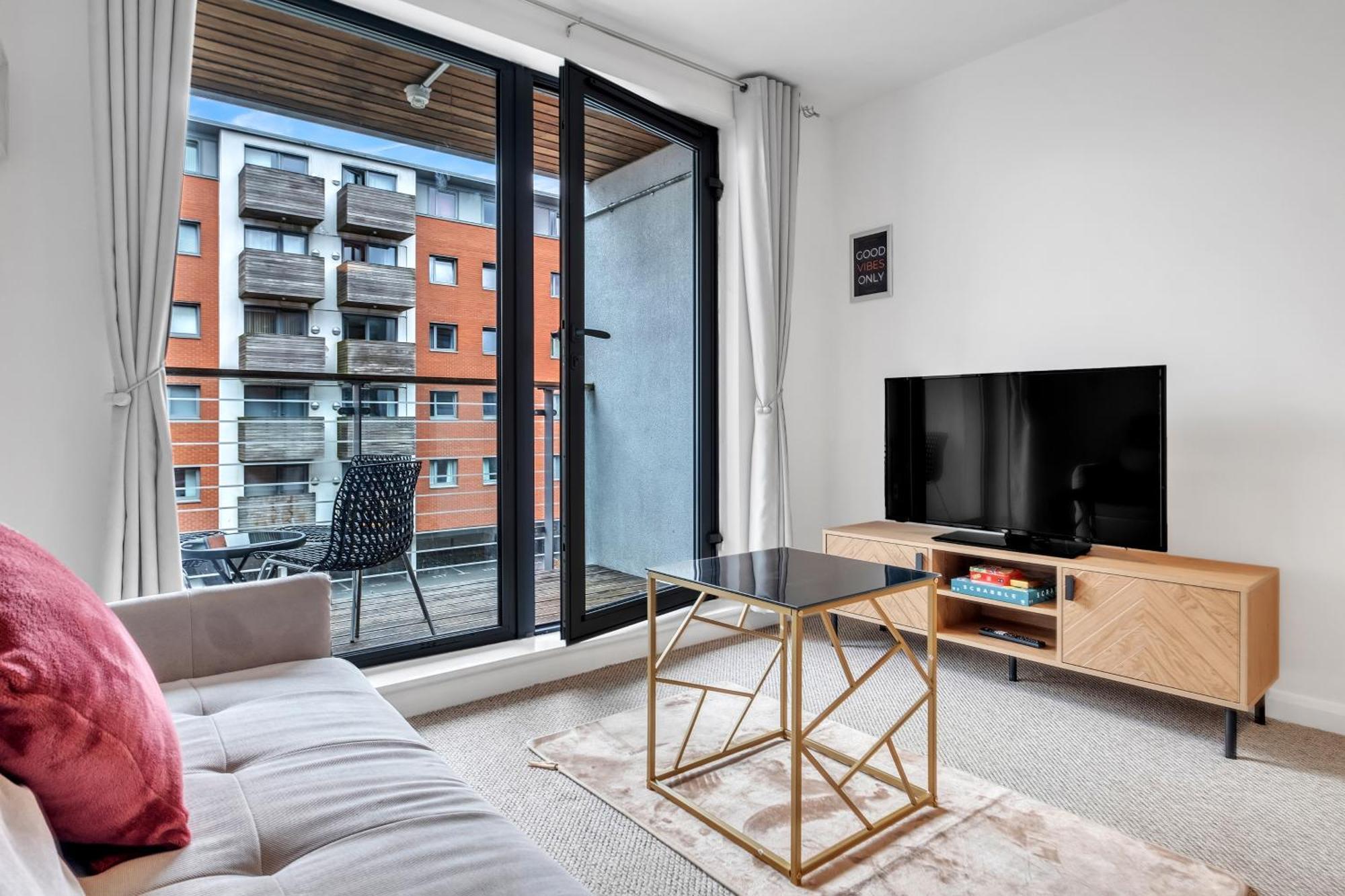 ברמינגהאם Central Suite Near Mailbox, King Bed, Ping Pong, Netflix, Sleeps 4 מראה חיצוני תמונה