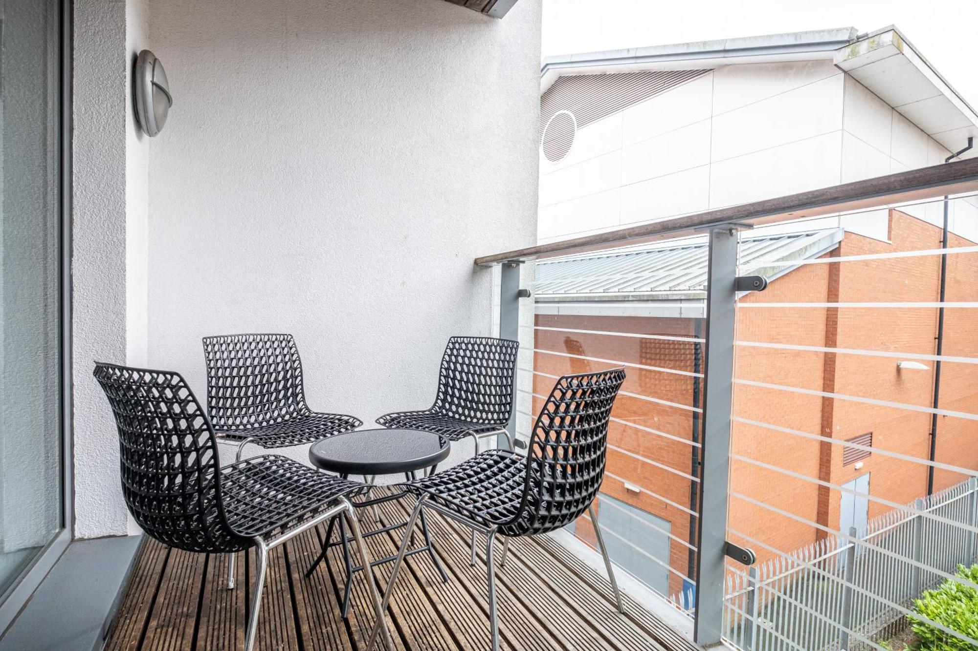 ברמינגהאם Central Suite Near Mailbox, King Bed, Ping Pong, Netflix, Sleeps 4 מראה חיצוני תמונה